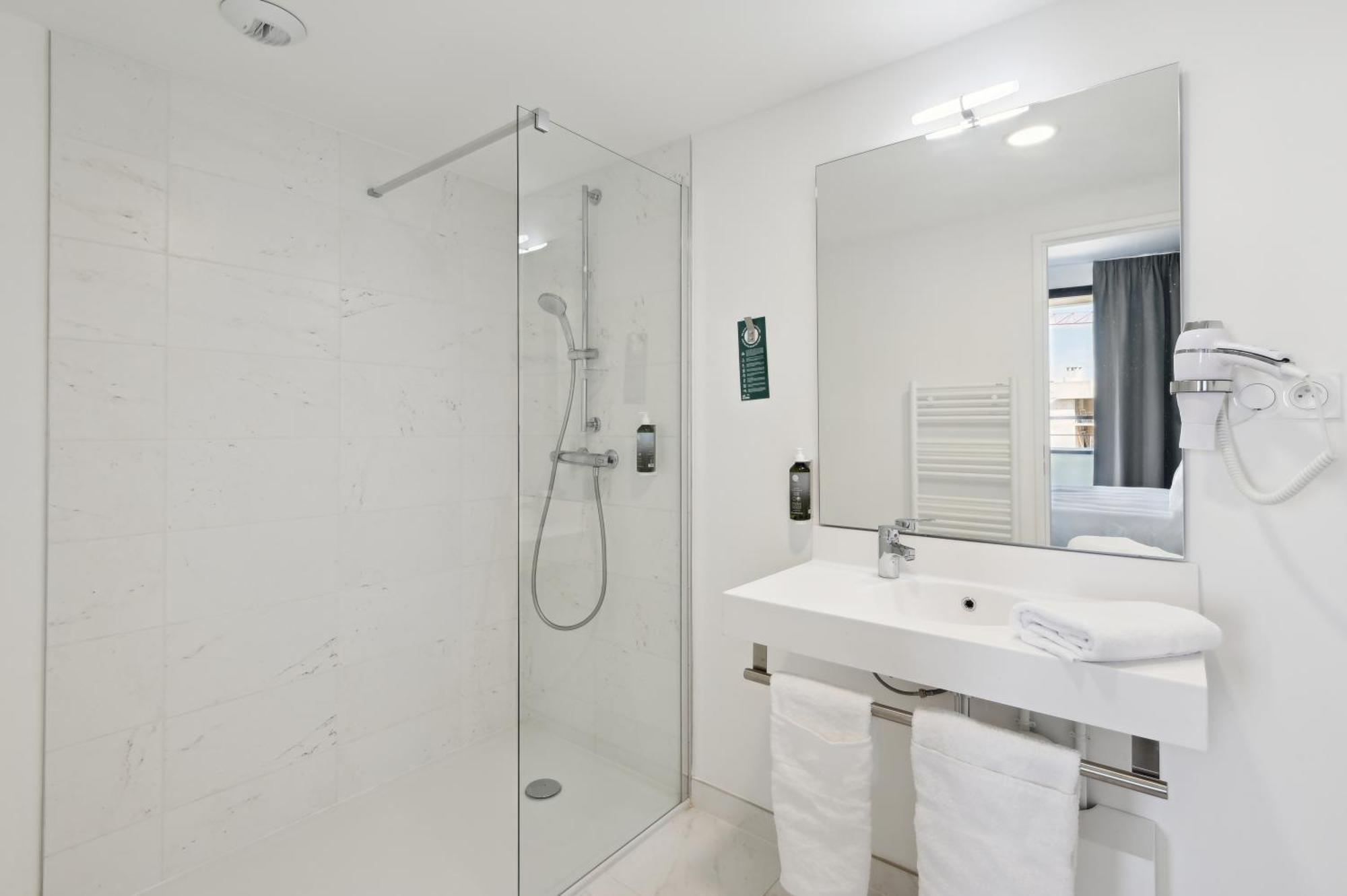 All Suites Paris Ouest Colombes โคล็อมบ์ ภายนอก รูปภาพ