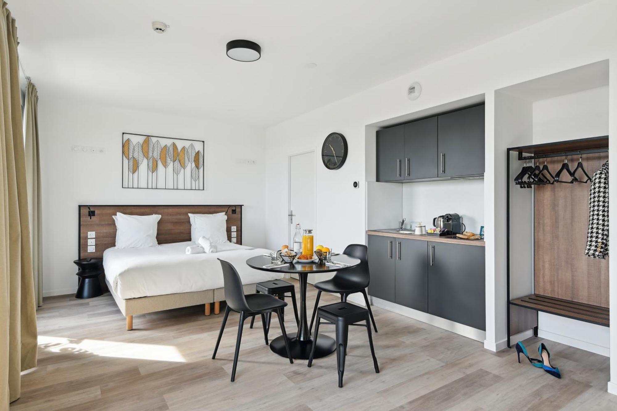 All Suites Paris Ouest Colombes โคล็อมบ์ ภายนอก รูปภาพ